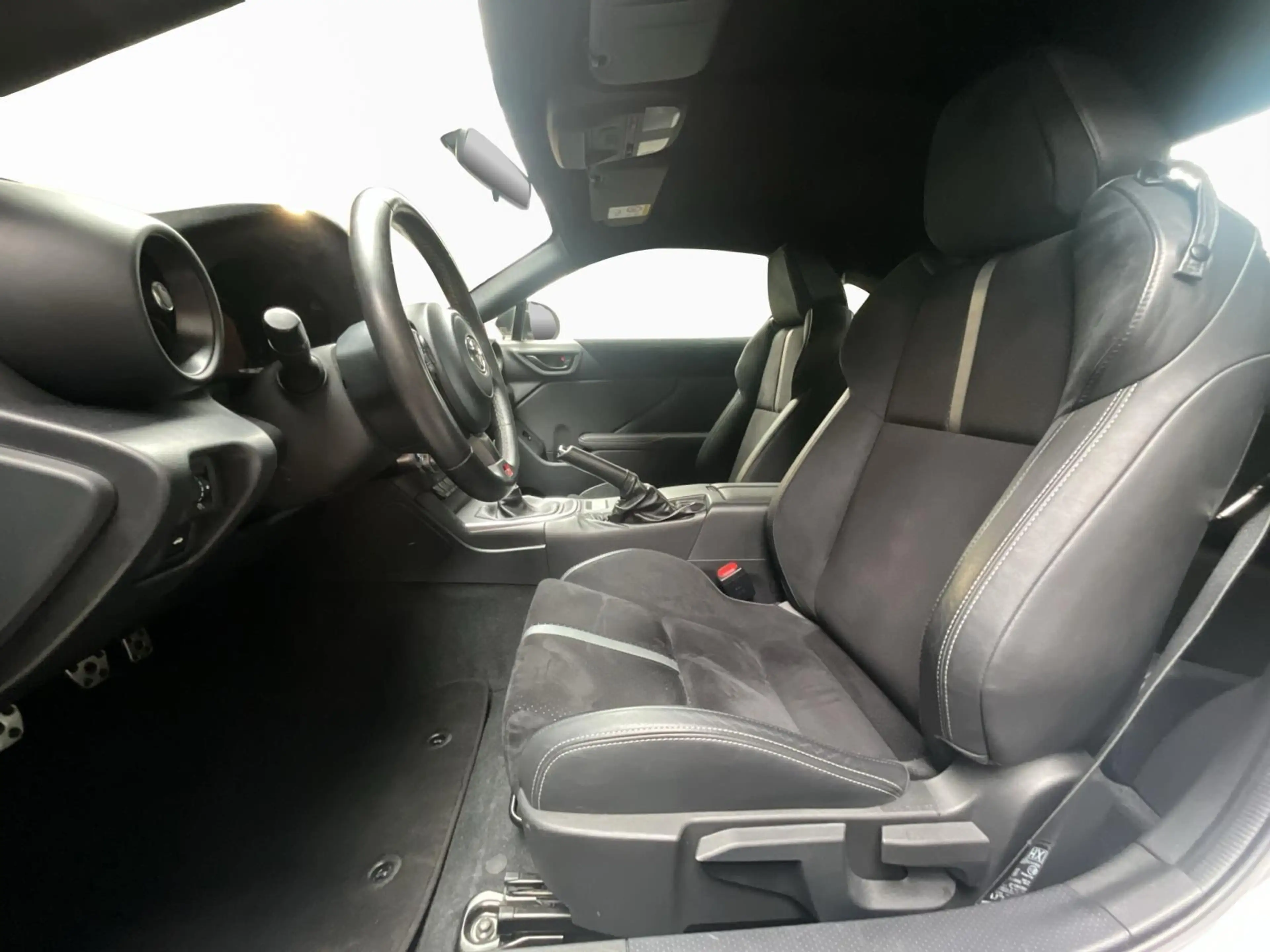 Toyota GR86 2.4l+235PS+6gang+LED+LM18+Sitzheizung — photo 9