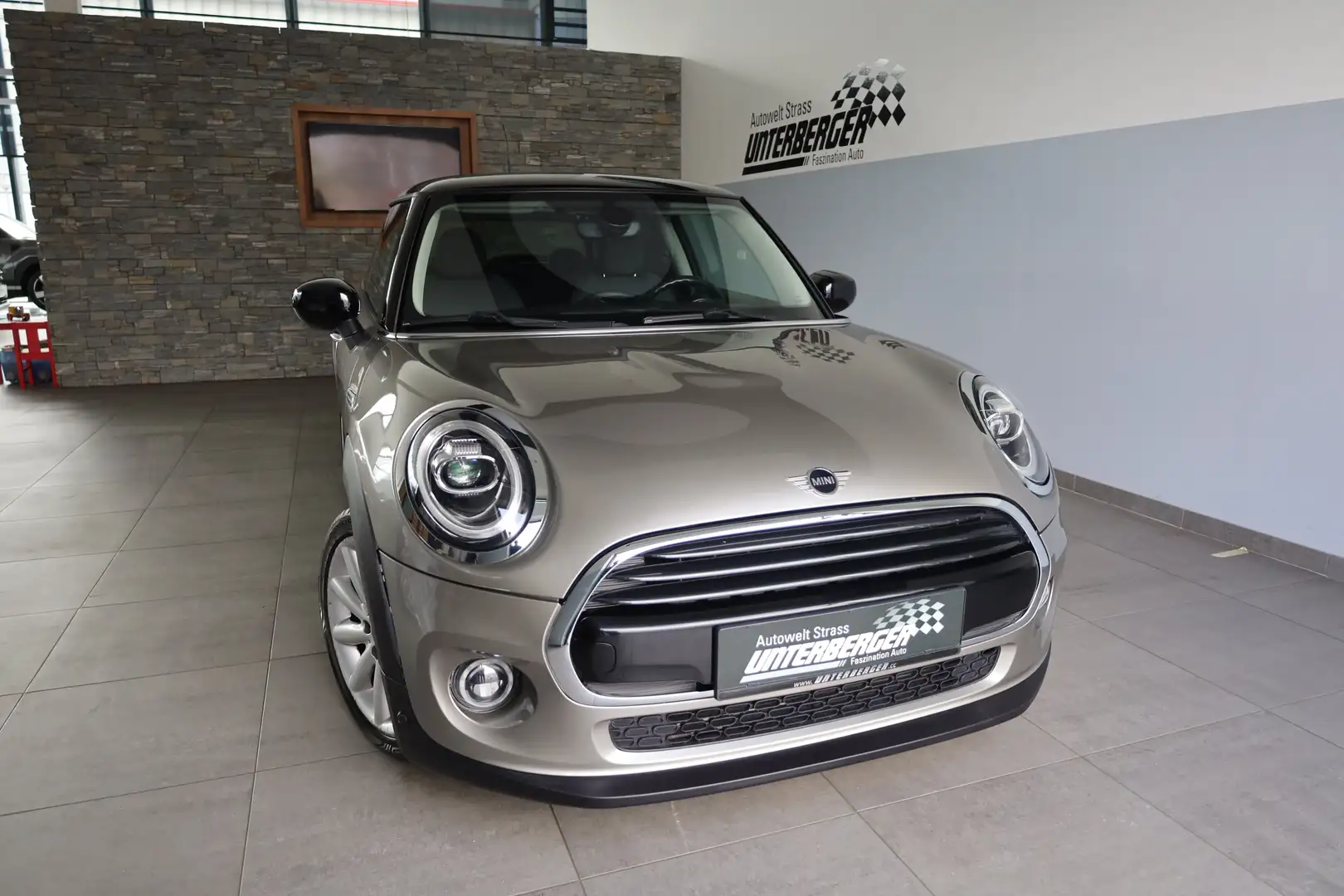 MINI Cooper Automatik 3 Türer Chili LED Navi Shz Silber - 2
