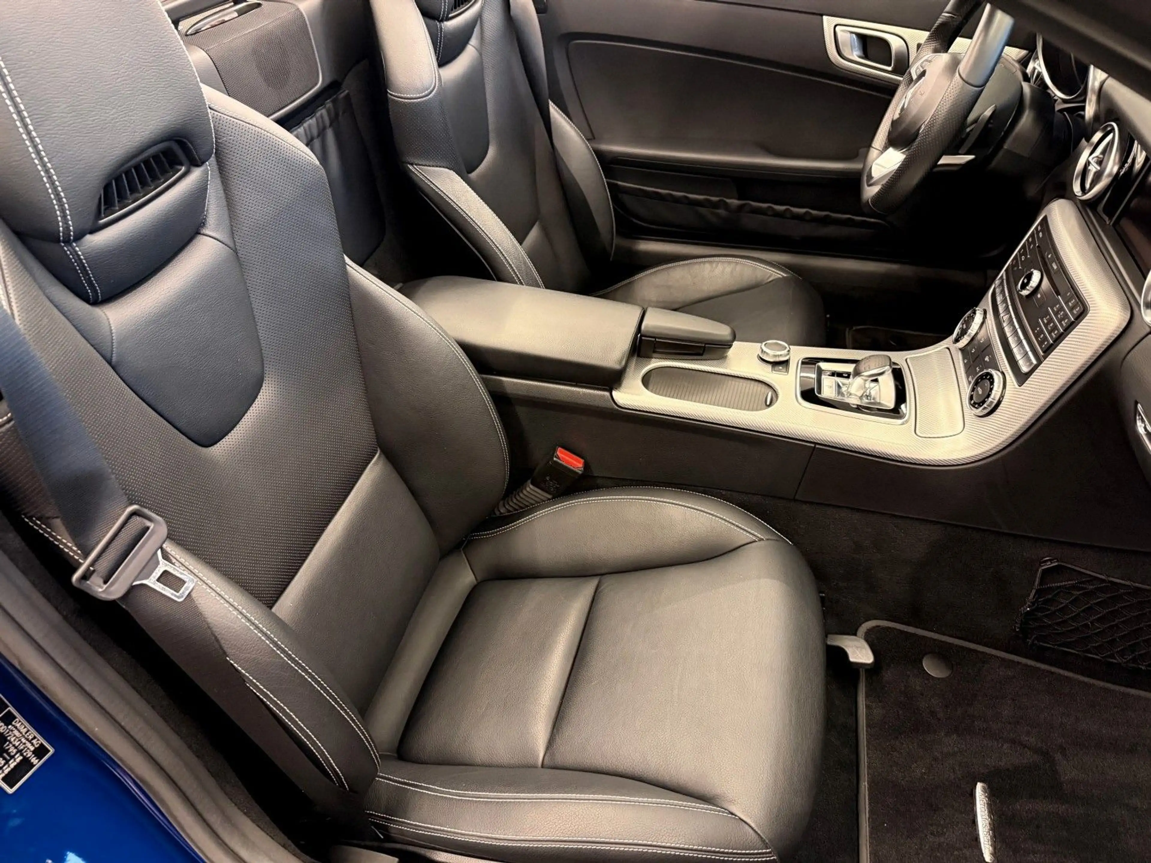 Mercedes-Benz SLC 200 Roadster Leder Klima Autom LED Airscarf — photo 9