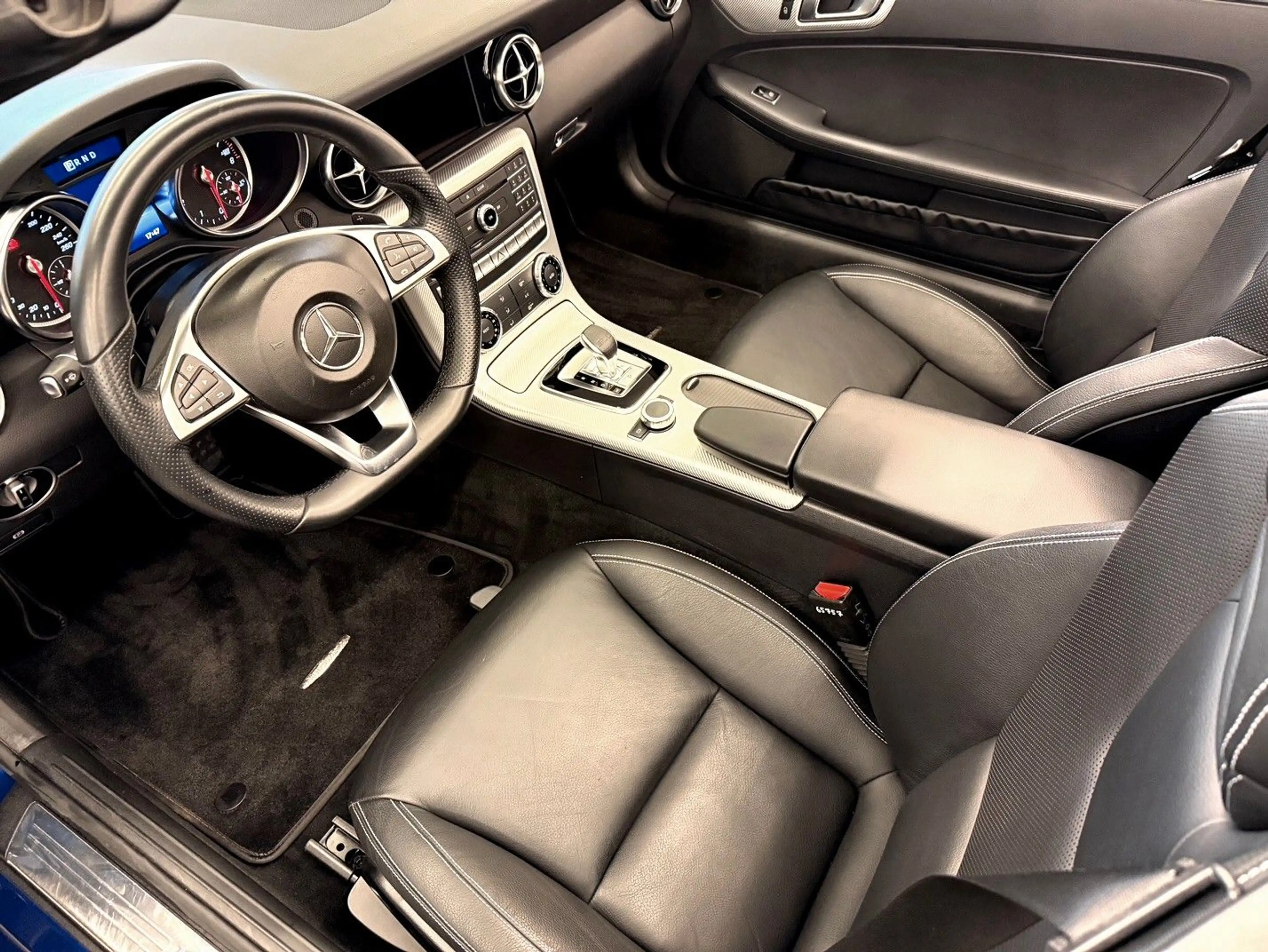 Mercedes-Benz SLC 200 Roadster Leder Klima Autom LED Airscarf — photo 3