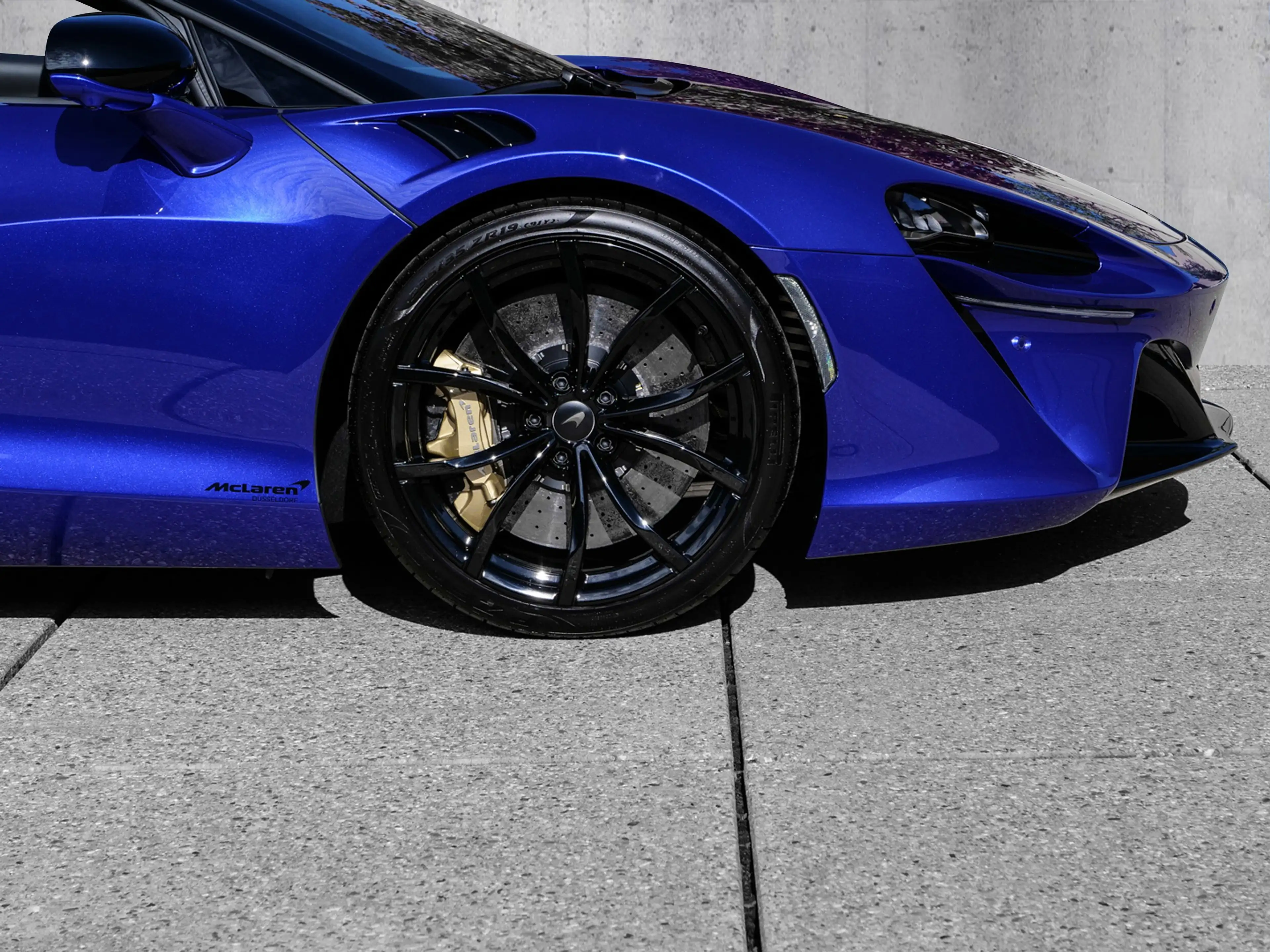 McLaren Artura Spider Performance, Black Pack, Sport Exh. — photo 9