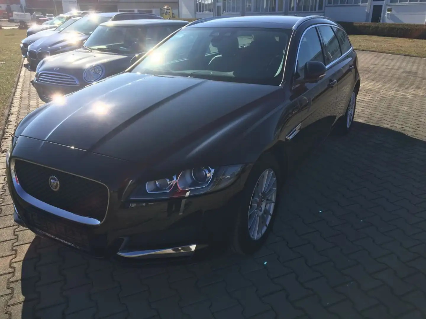 Jaguar XF Sportbrake Aut., Navi, Leder, Panoramadach Schwarz - 1