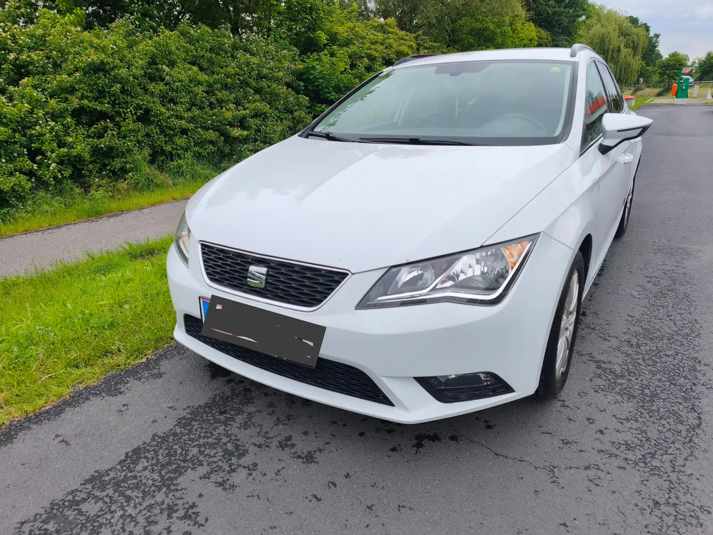 SEAT Leon Leon ST Reference 1,6 TDI CR Allrad Reference Weiß - 1