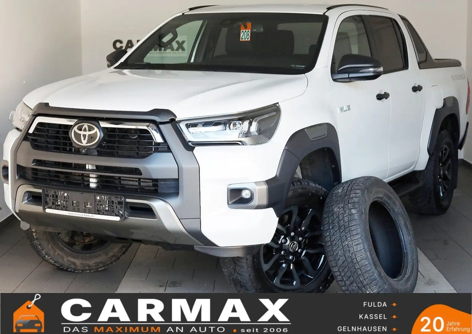 Toyota Hilux 2.8 D-4D 4x4 Invincible Sport,ACC,Rollo el Blanco - 1