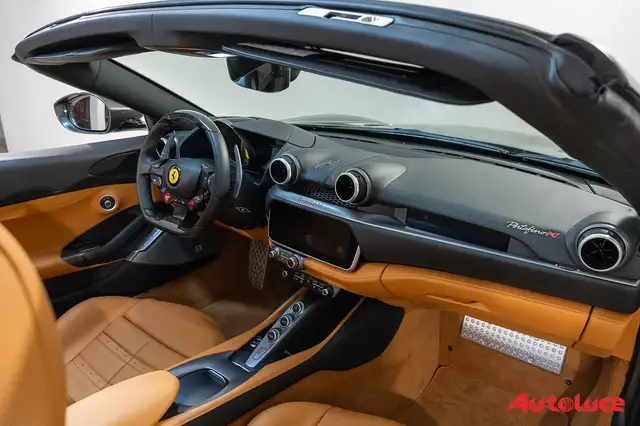 Ferrari Portofino view 9