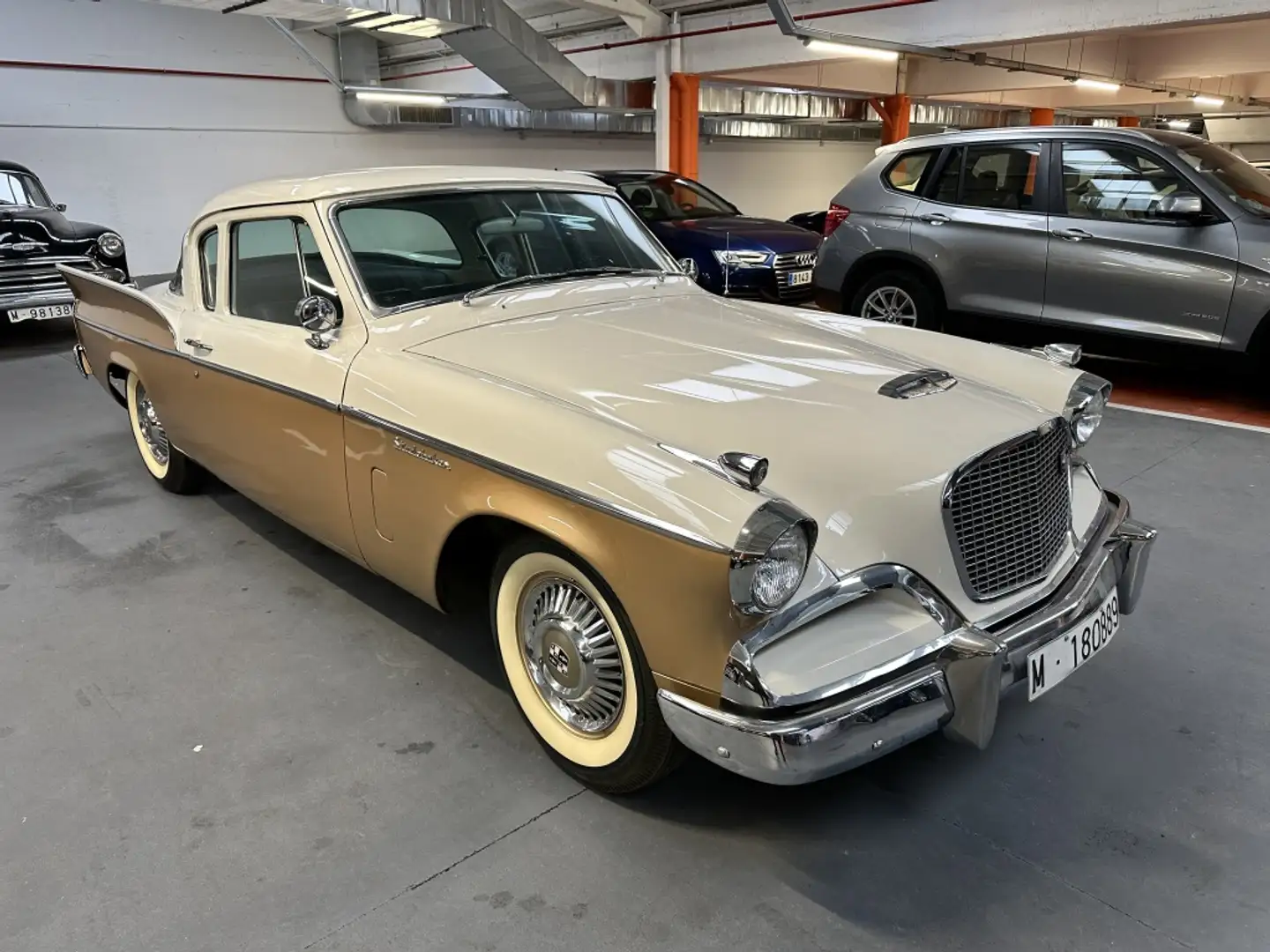 Ford Fairlane 500 Skyliner Biały - 1