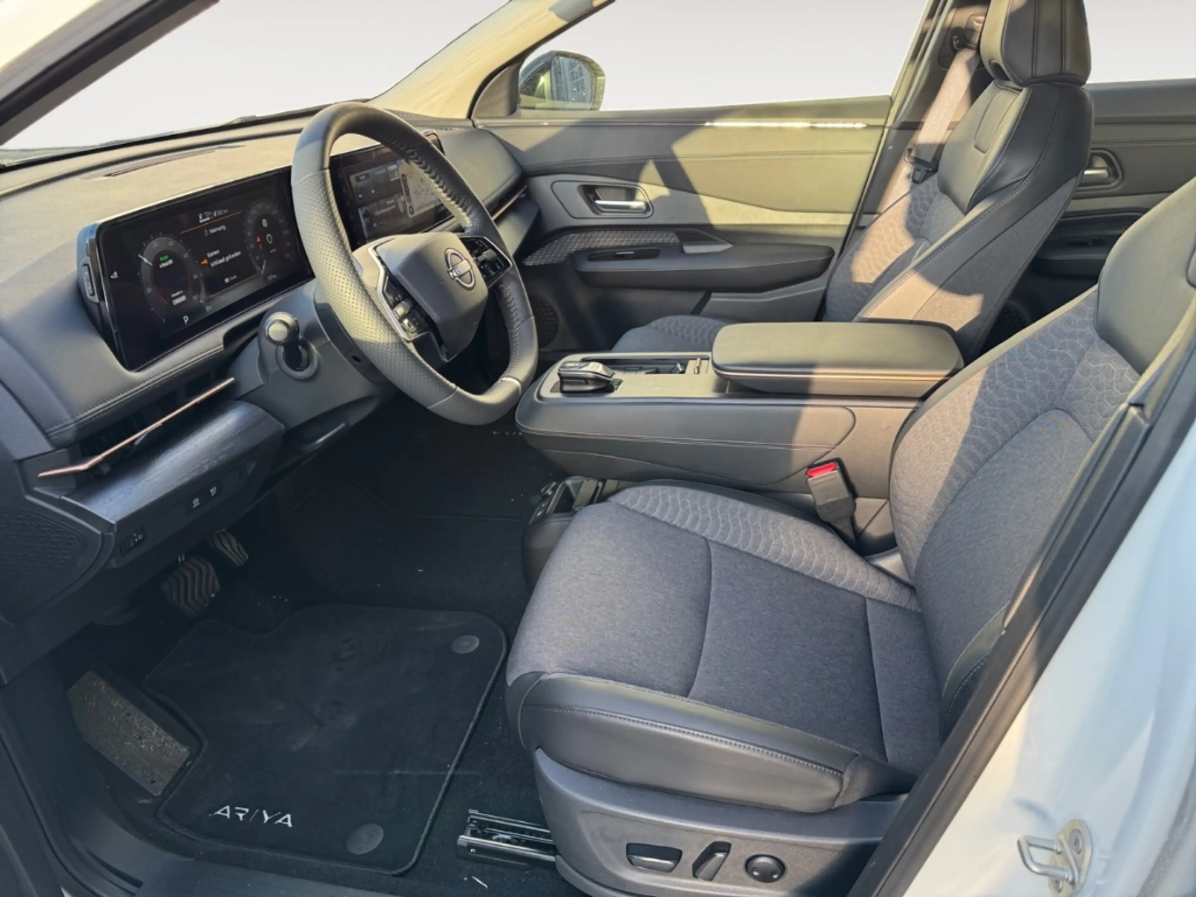 Nissan Ariya 63 kWh 22kW CCS Wärmepumpe Alcantara Kamera SHZ Na — photo 11
