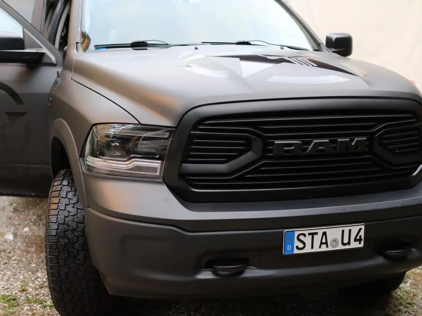 Dodge RAM Schwarz - 2