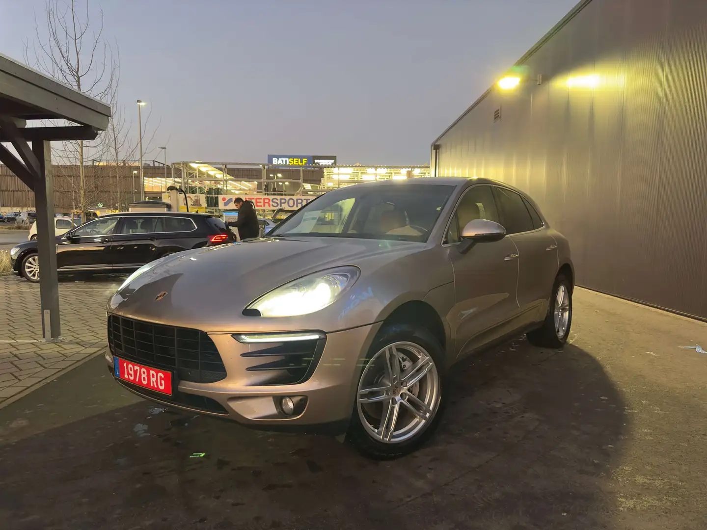 Porsche Macan S Goud - 1