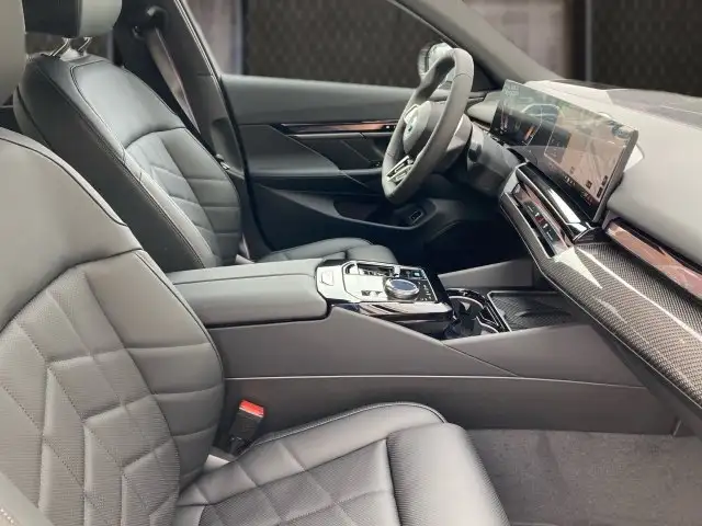 BMW i5 xDrive40 Limousine Ansicht 6