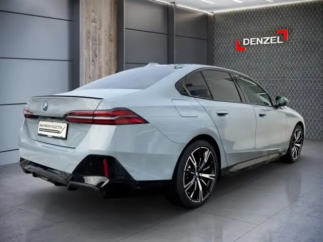 BMW i5 xDrive40 Limousine Ansicht 4