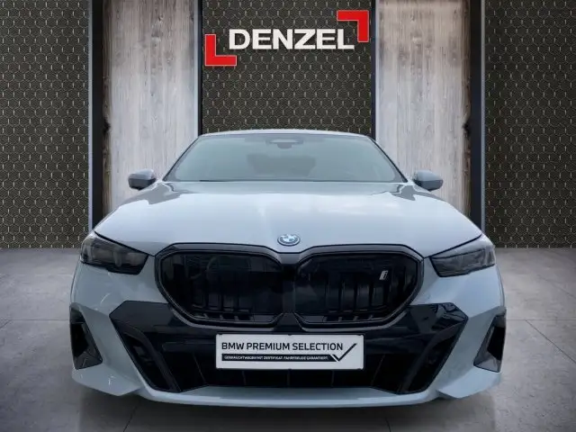 BMW i5 xDrive40 Limousine Ansicht 13