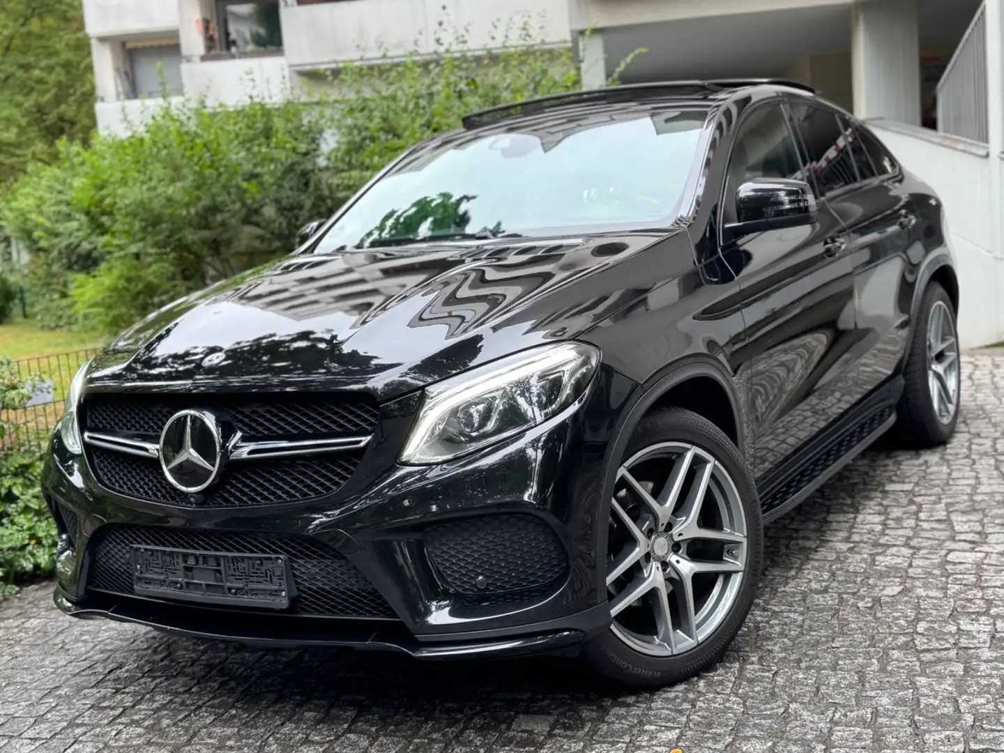 Mercedes-Benz GLE 350 d Coupe 4Matic AMG Line/HUD/ACC/PANO/H&K Noir - 1