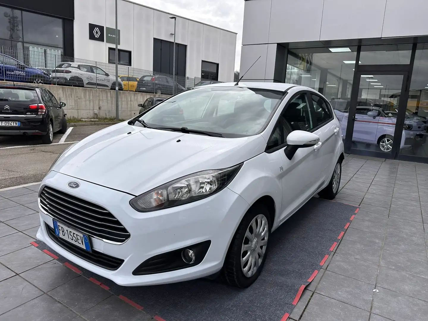 Ford Fiesta Fiesta VI 2013 5p 1.4 Business Gpl 95cv E6 Weiß - 2