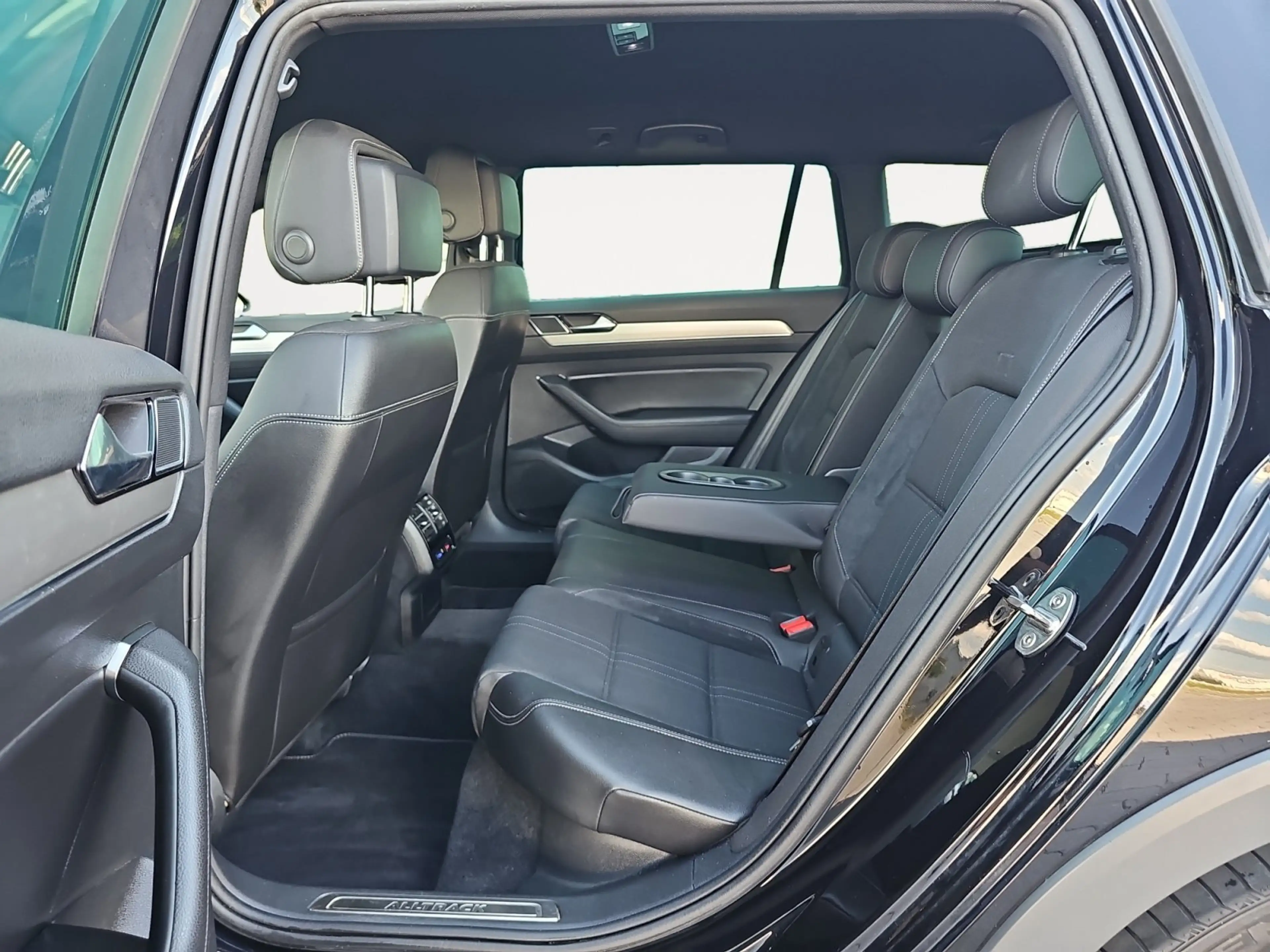 Volkswagen Passat Alltrack Passat Variant Alltrack 4Motion Massage ACC RFK — photo 8