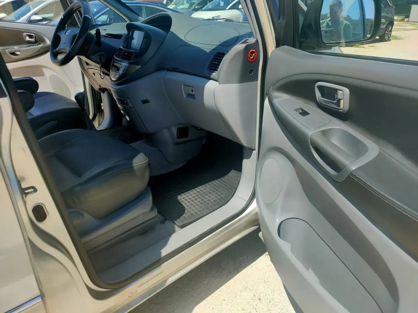 Toyota Previa 2.0 D4-D Luna Grau - 2