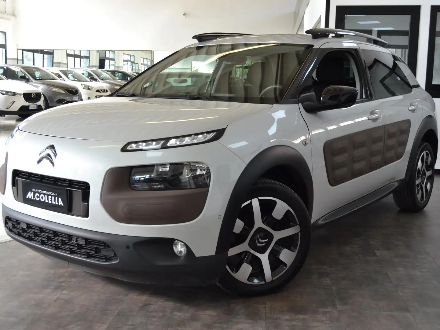 Citroen C4 Cactus 1.6 HDI SHINE 100 CV TETTO/NAVI/TELECAMERA Bianco - 1
