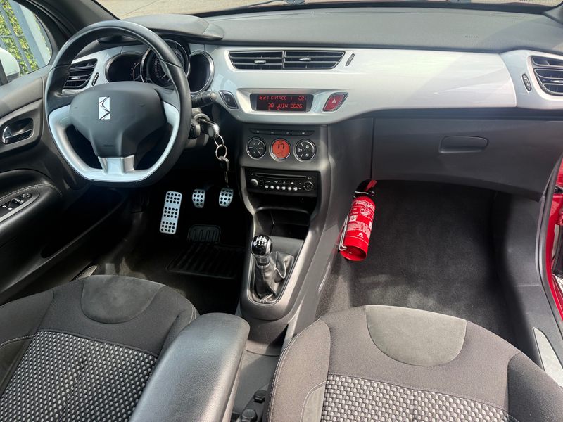 Citroen DS3 DS 3 1.4 HDi Chic CLIM AUTO *** PRÊT A IMMATRICULER *** — photo 8