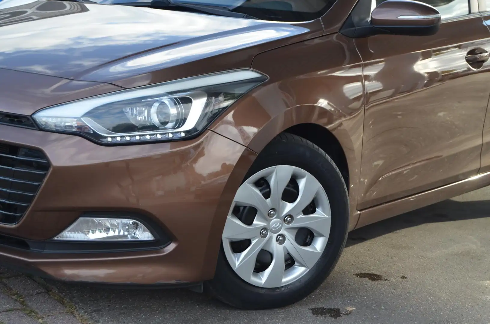 Hyundai i20 1.0 T-GDI Comfort| NAVI| CRUISE C | LANE ASS| Brun - 2