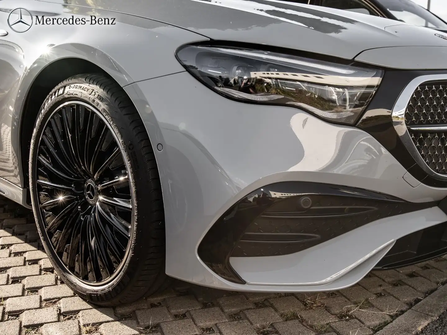 Mercedes-Benz E 300 e AMG MBUX+DIG-LED+360°+Pano+Distro+HUD+20 Grigio - 2