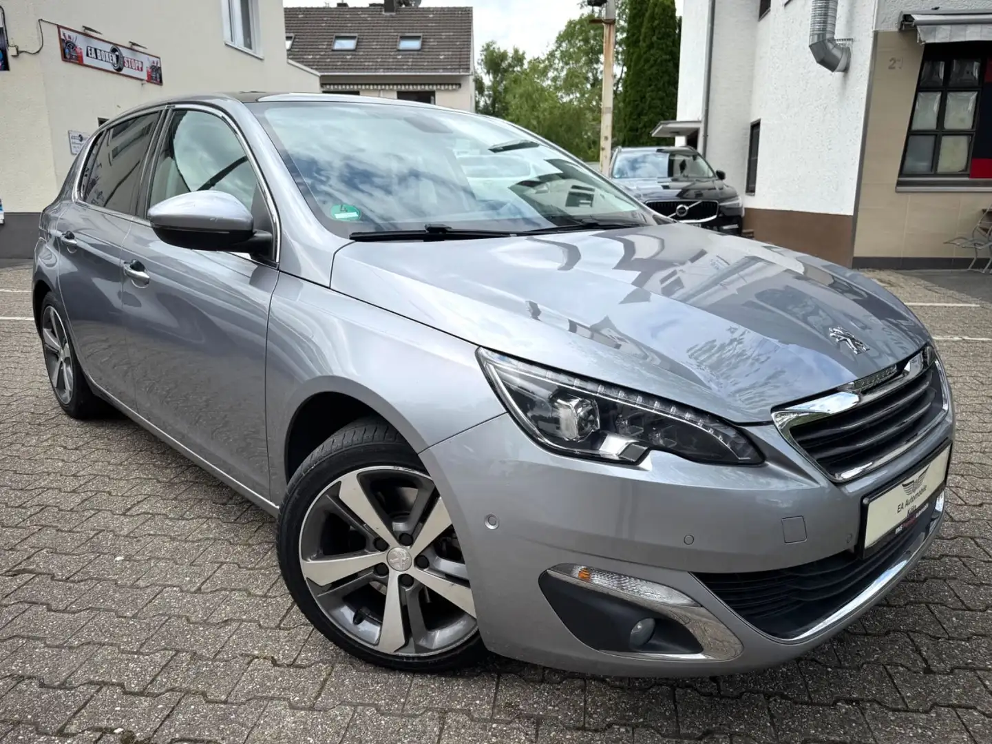 Peugeot 308 2.0HDI Allure*AUTOMATIK*PANORAMA*LED*TOTWINK Grau - 2