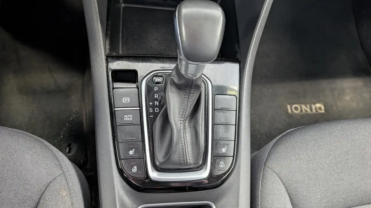 Hyundai IONIQ снимка Hyundai IONIQ