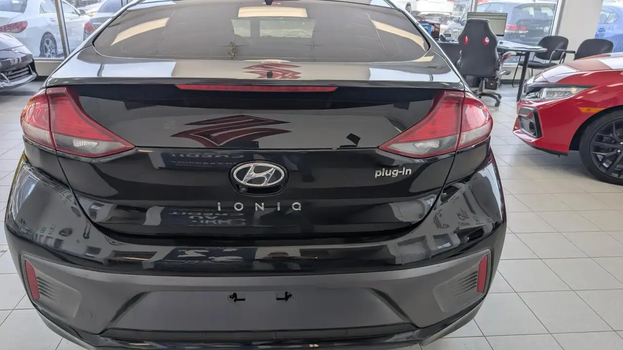 Hyundai IONIQ снимка Hyundai IONIQ