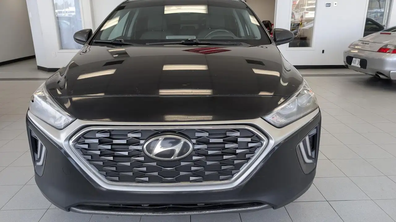 Hyundai IONIQ снимка Hyundai IONIQ