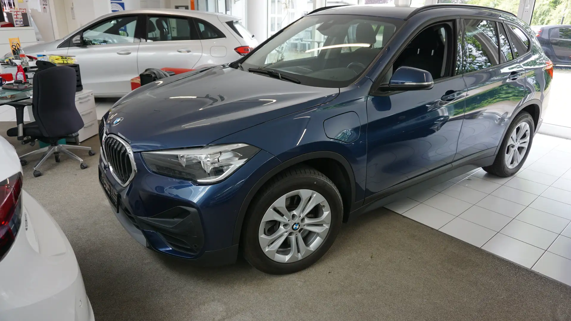BMW X1 xDrive 25 e Advantage Sport Steptronik Bleu - 2