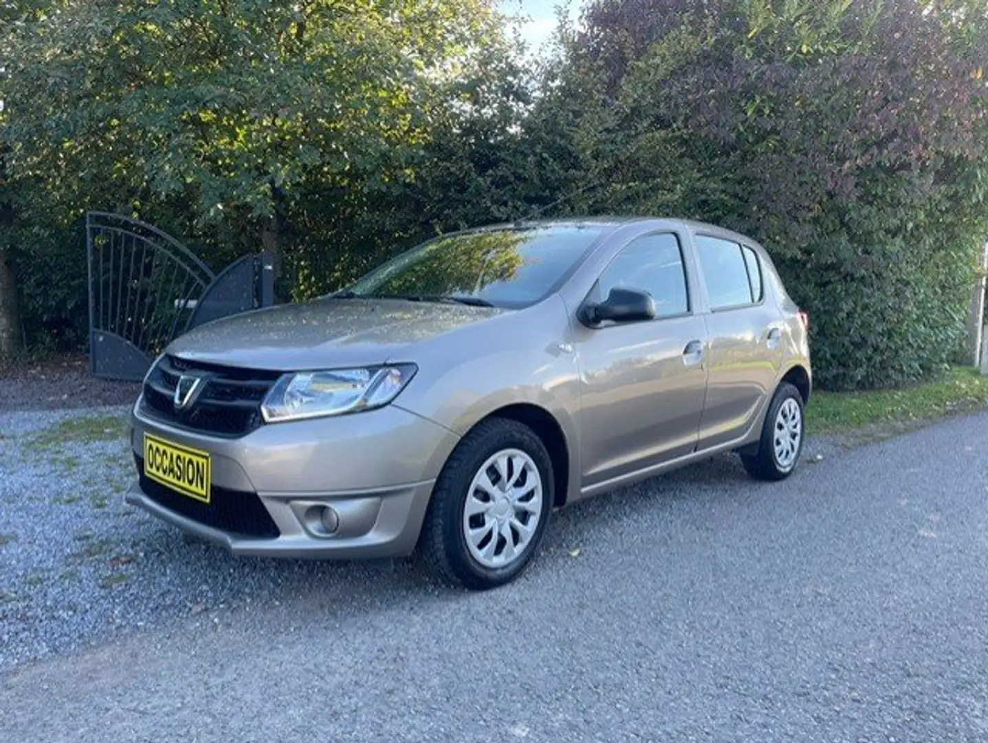 Dacia Sandero Sandero 1.2i TRES PROPRE!!! CLIM!!! GARANTIE 1AN!! Beige - 1