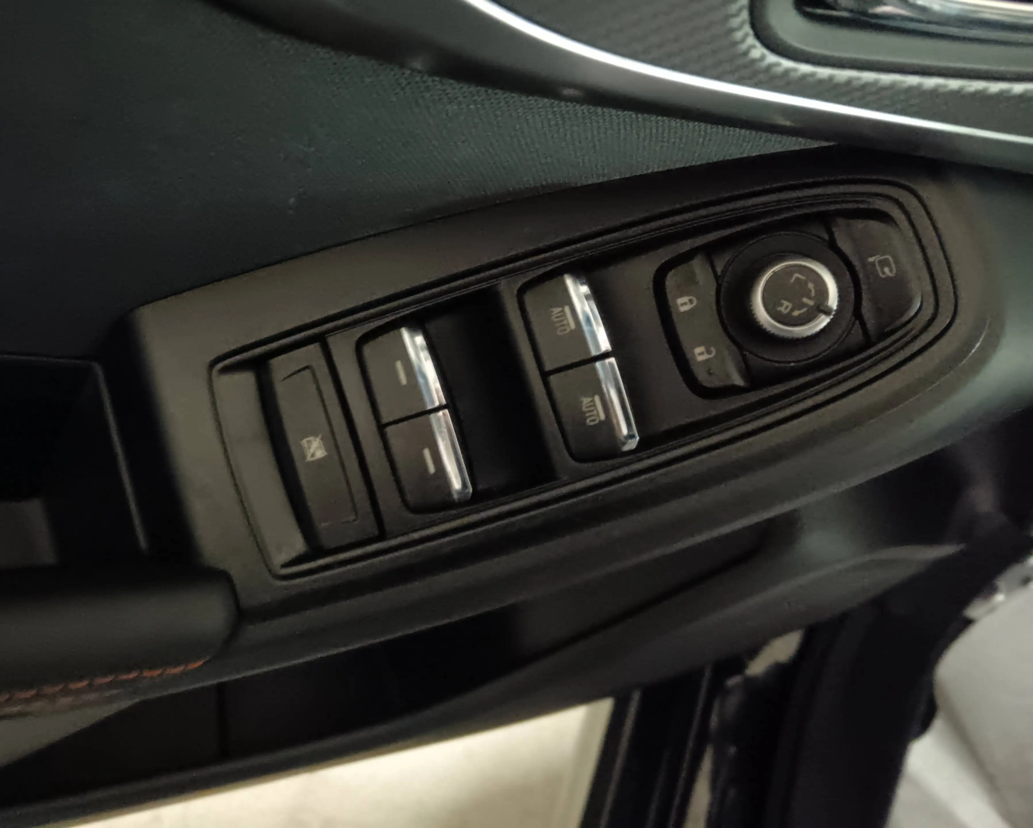 Subaru XV XV Hybrid 2.0ie Lineartronic Active — photo 10