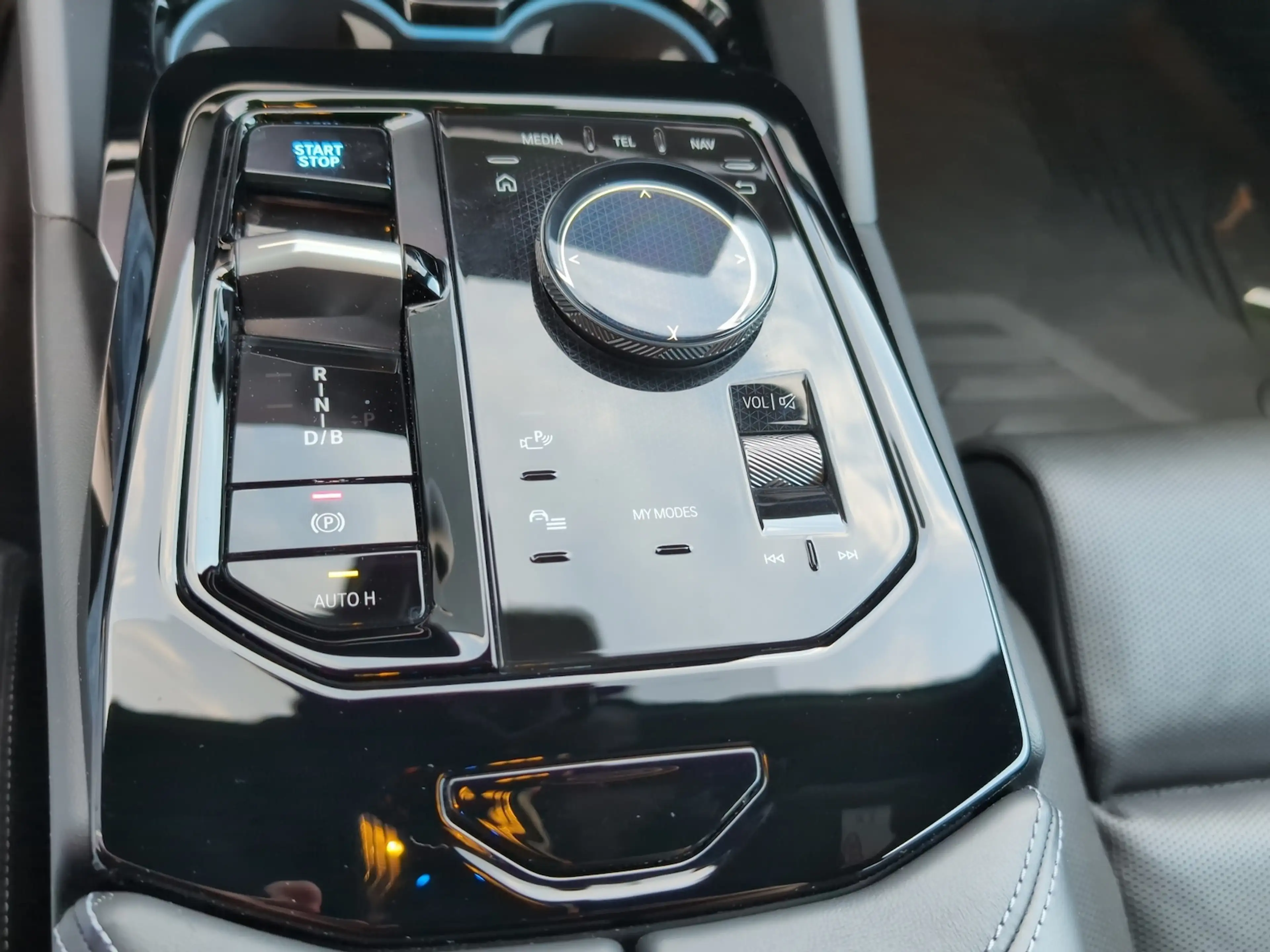 BMW i5 M60 xDrive *M Sport Pro*Carbon Paket* — photo 13