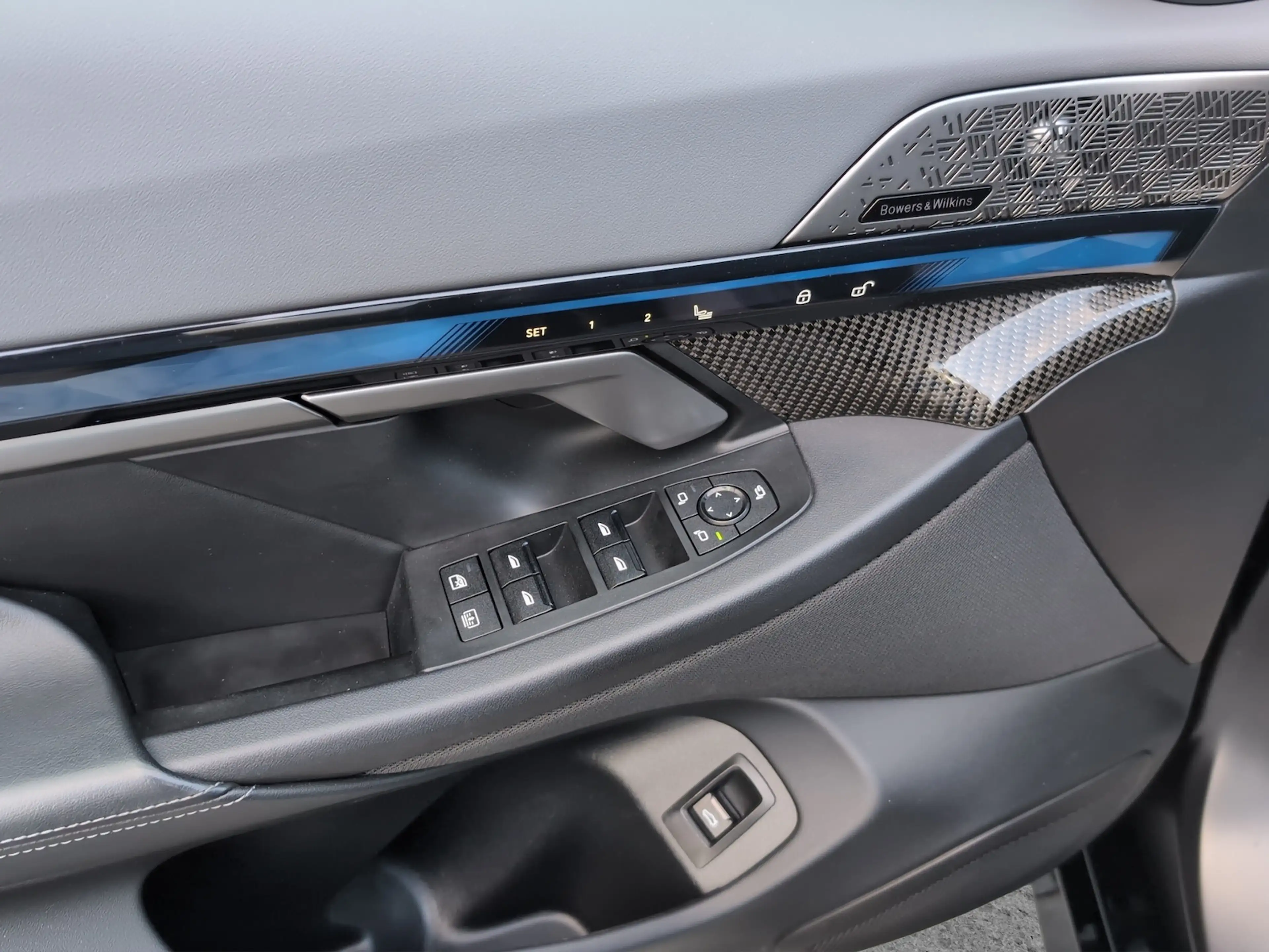 BMW i5 M60 xDrive *M Sport Pro*Carbon Paket* — photo 9