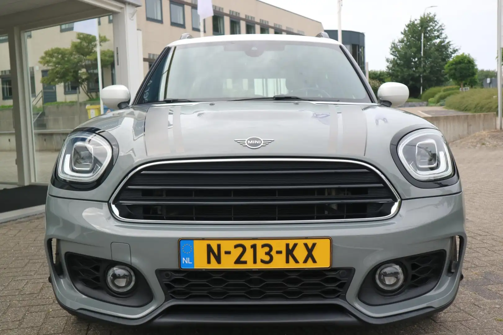 MINI Cooper Countryman Mini 1.5 Chili / navigatie / camera / John Cooper Šedá - 2
