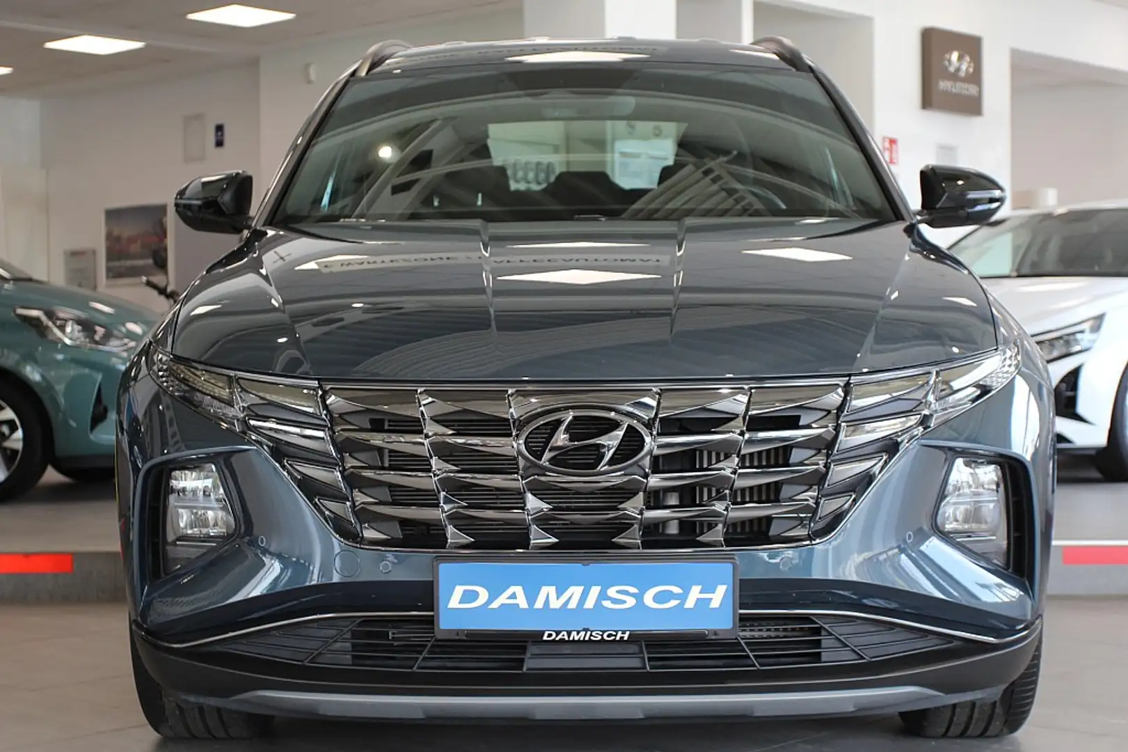 Hyundai TUCSON Tucson 1,6 T-GDI 2WD 48V Trend Line Plus DCT Grau - 2