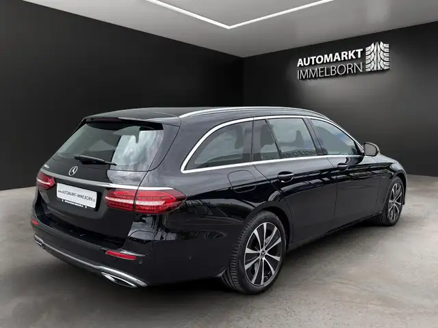 Mercedes-Benz E-Class view 6