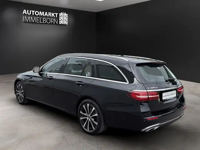 Mercedes-Benz E-Class view 5