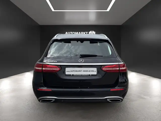 Mercedes-Benz E-Class view 9