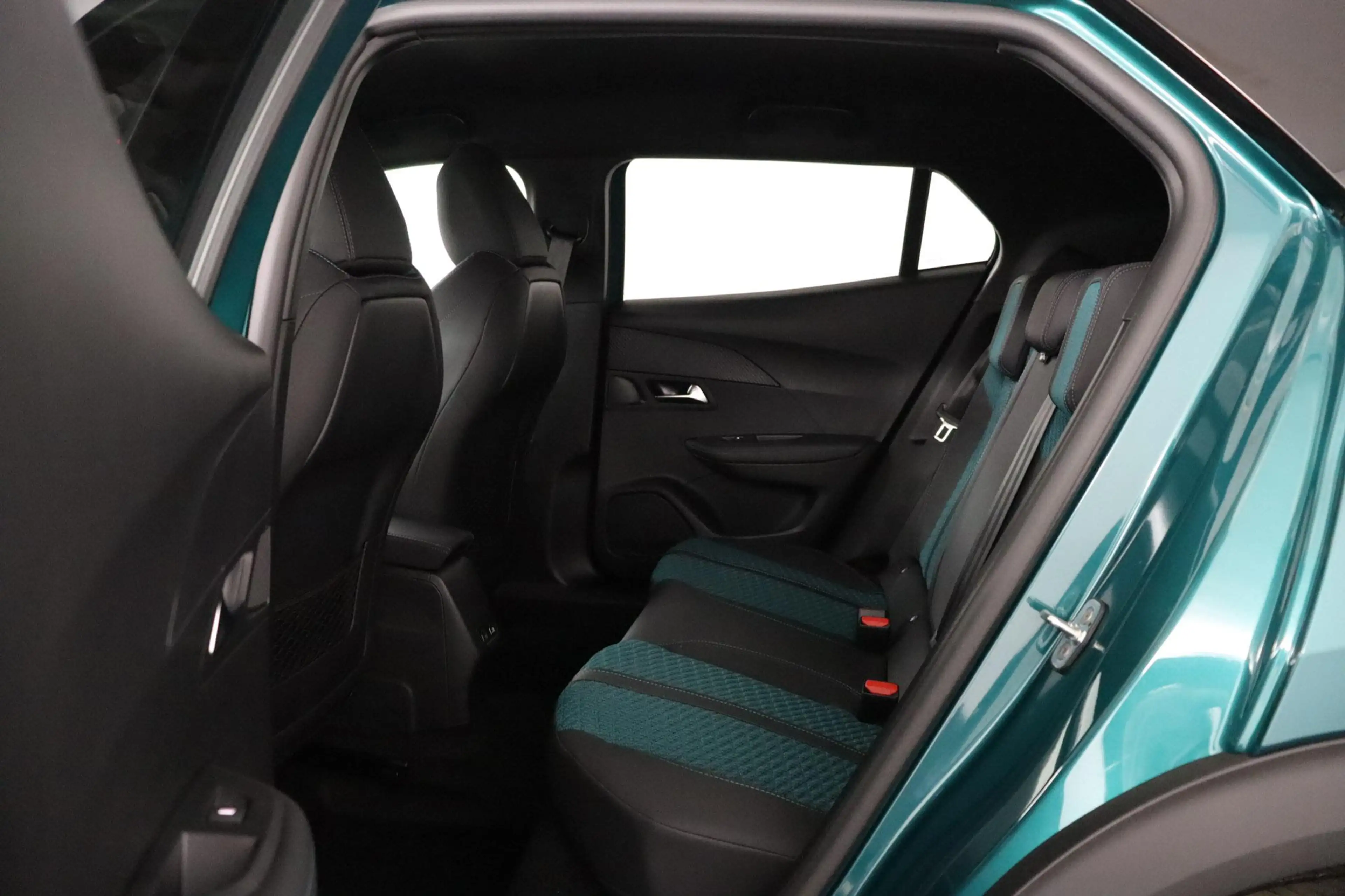 Peugeot e-2008 EV Envy 54 kWh | Apple Carplay/Android Auto | Navi — photo 15
