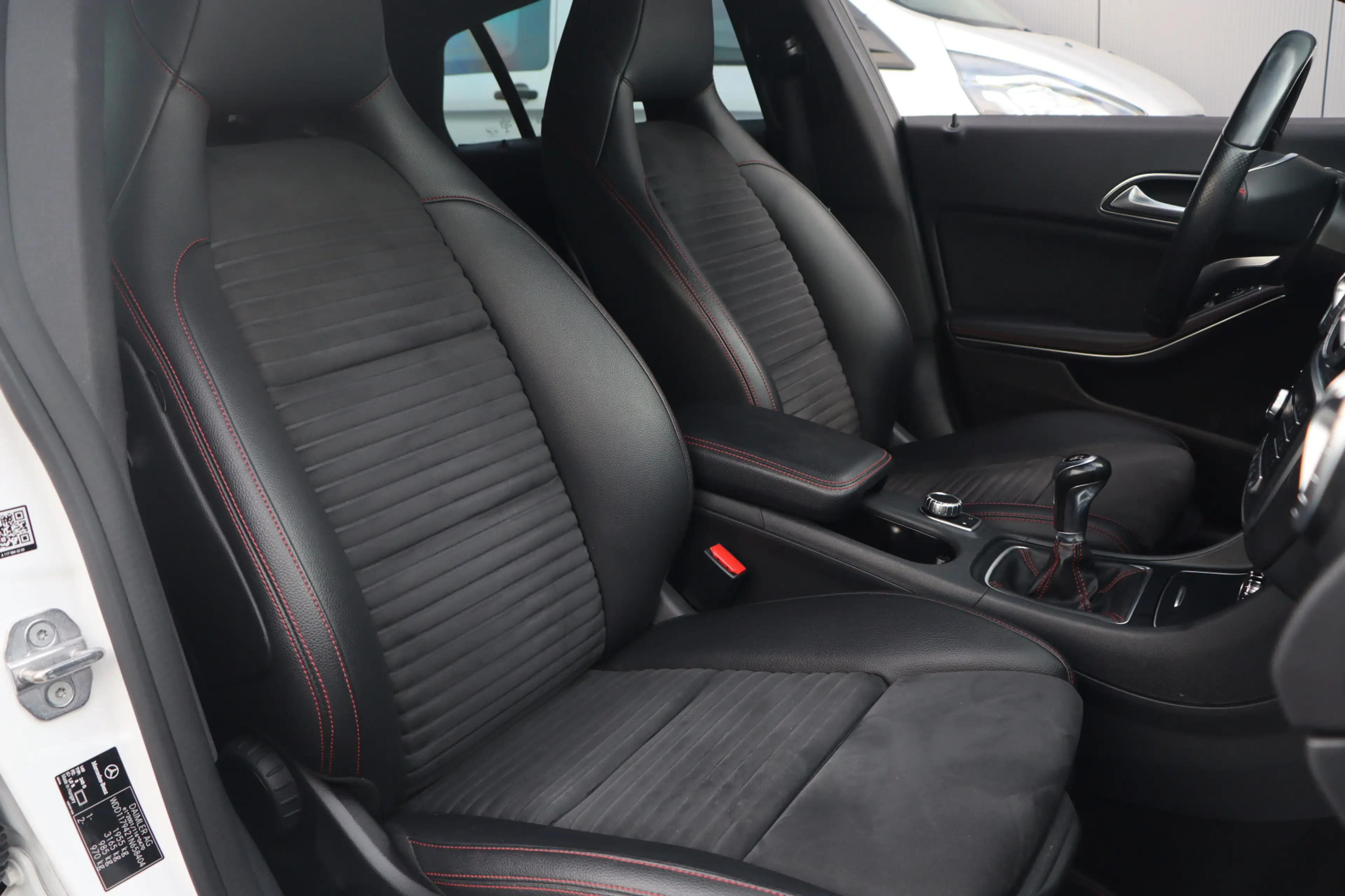 Mercedes-Benz CLA 180 Shooting Brake AMG | Camera | Led | 18 Inch | — photo 13