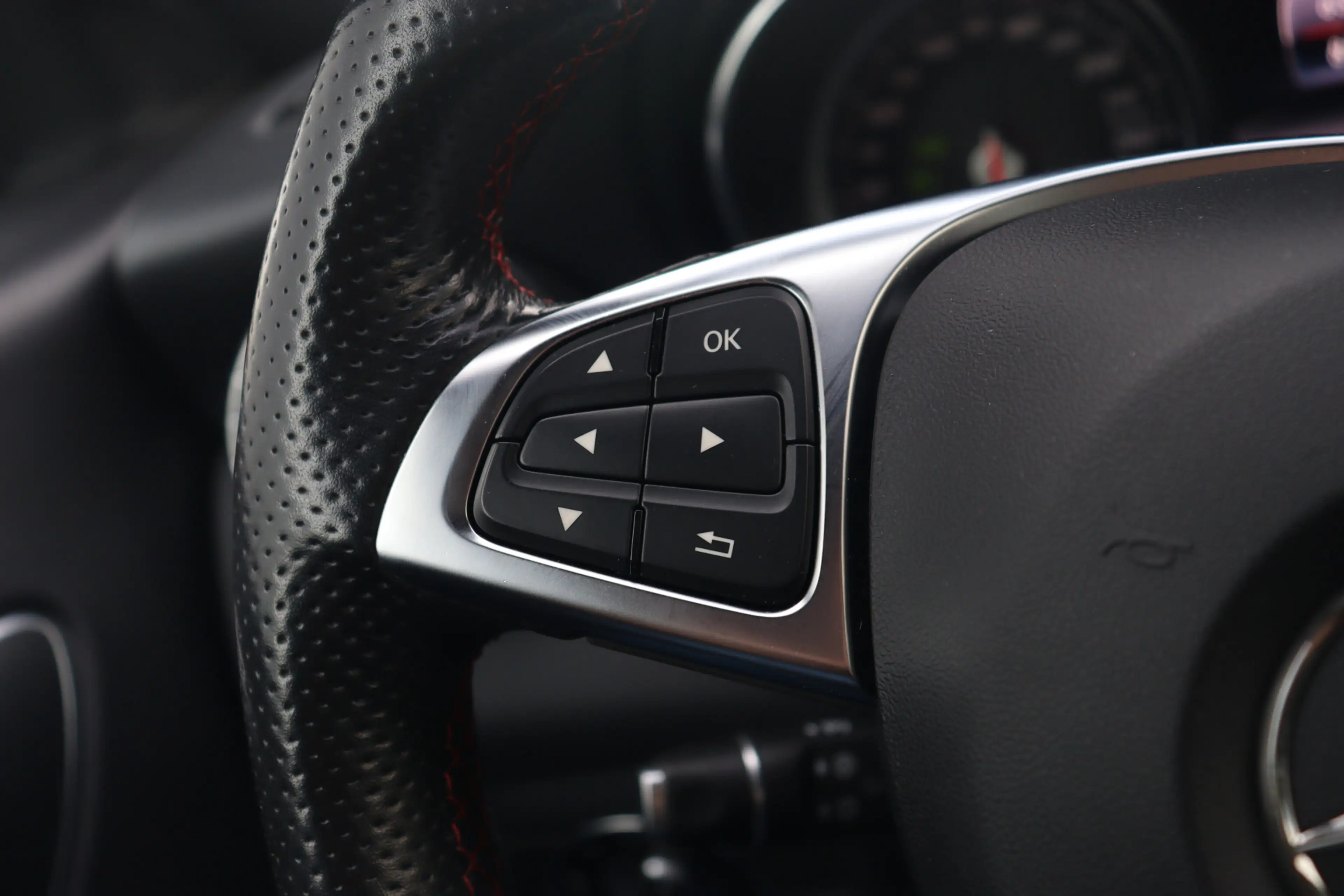 Mercedes-Benz CLA 180 Shooting Brake AMG | Camera | Led | 18 Inch | — photo 16