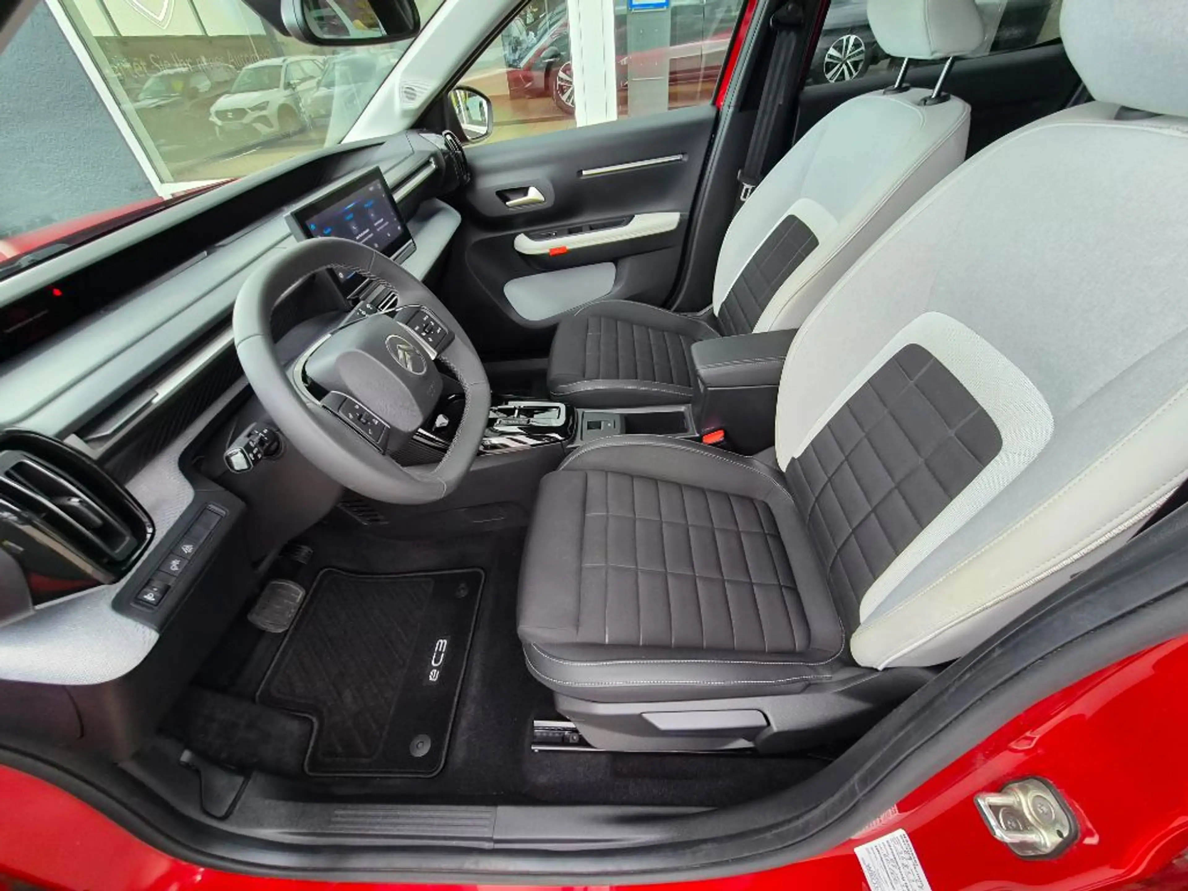Citroen C3 e-C3 113 MAX NAVI+KAMERA+TEMPOMAT+LED — photo 8