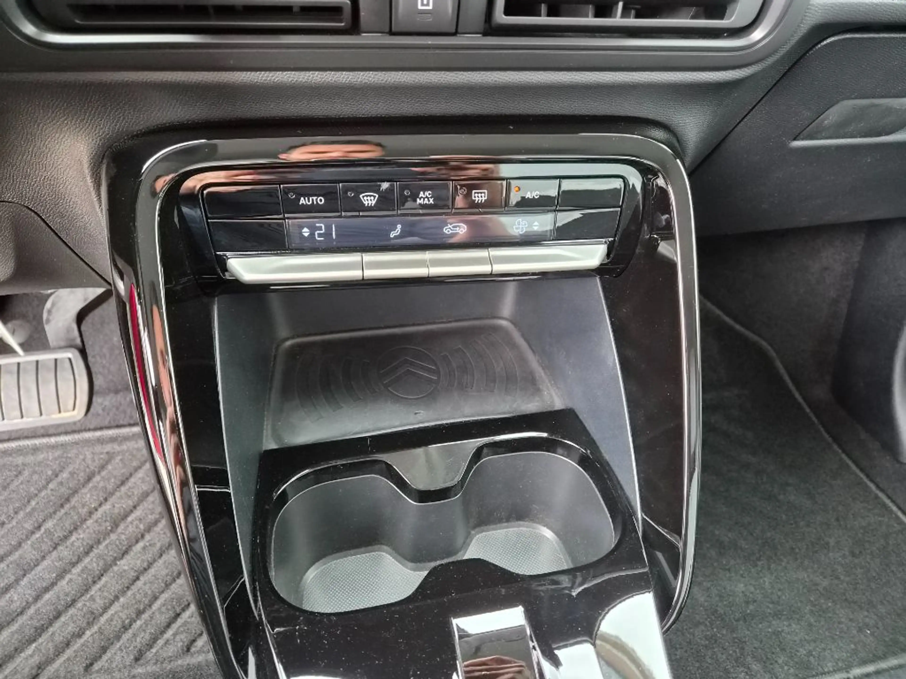 Citroen C3 e-C3 113 MAX NAVI+KAMERA+TEMPOMAT+LED — photo 16