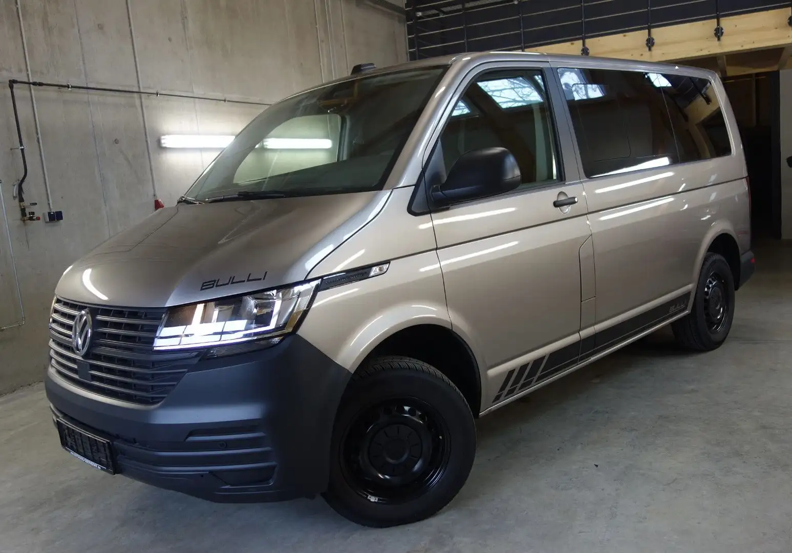 Volkswagen T6 Caravelle VW T6.1 Kombi DSG "BULLI" AHK Standheizung Beige - 2