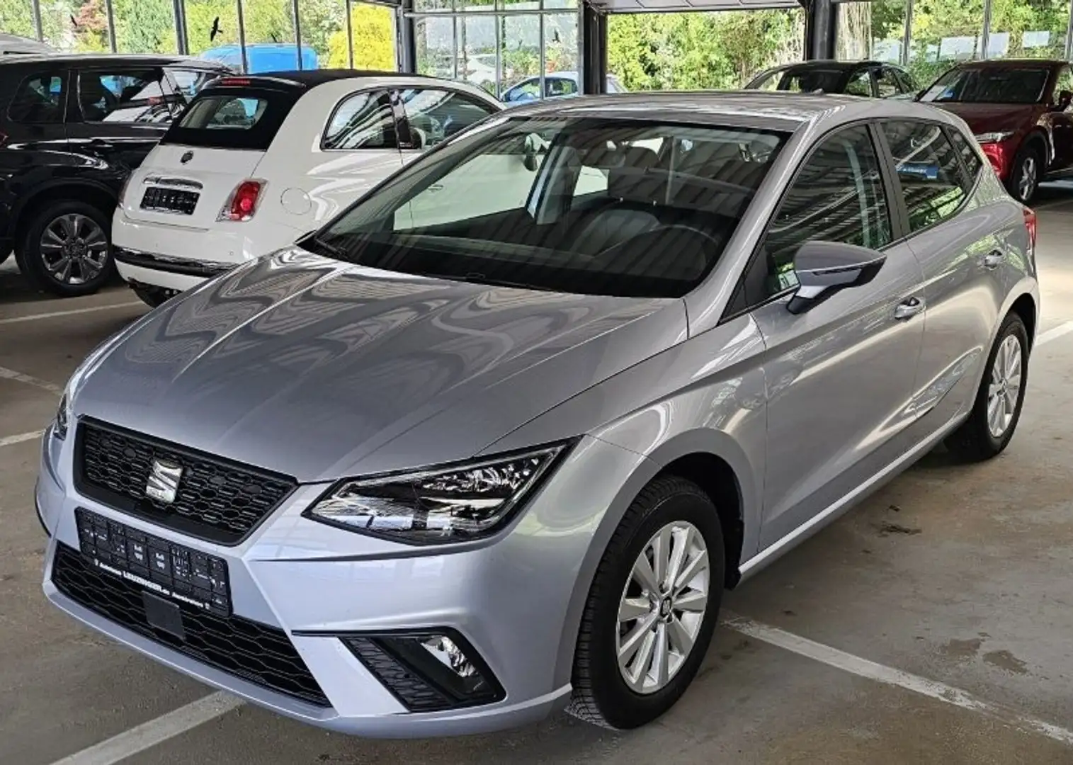 SEAT Ibiza 1.0 MPI Style NAVI FULL-LNK Argent - 1