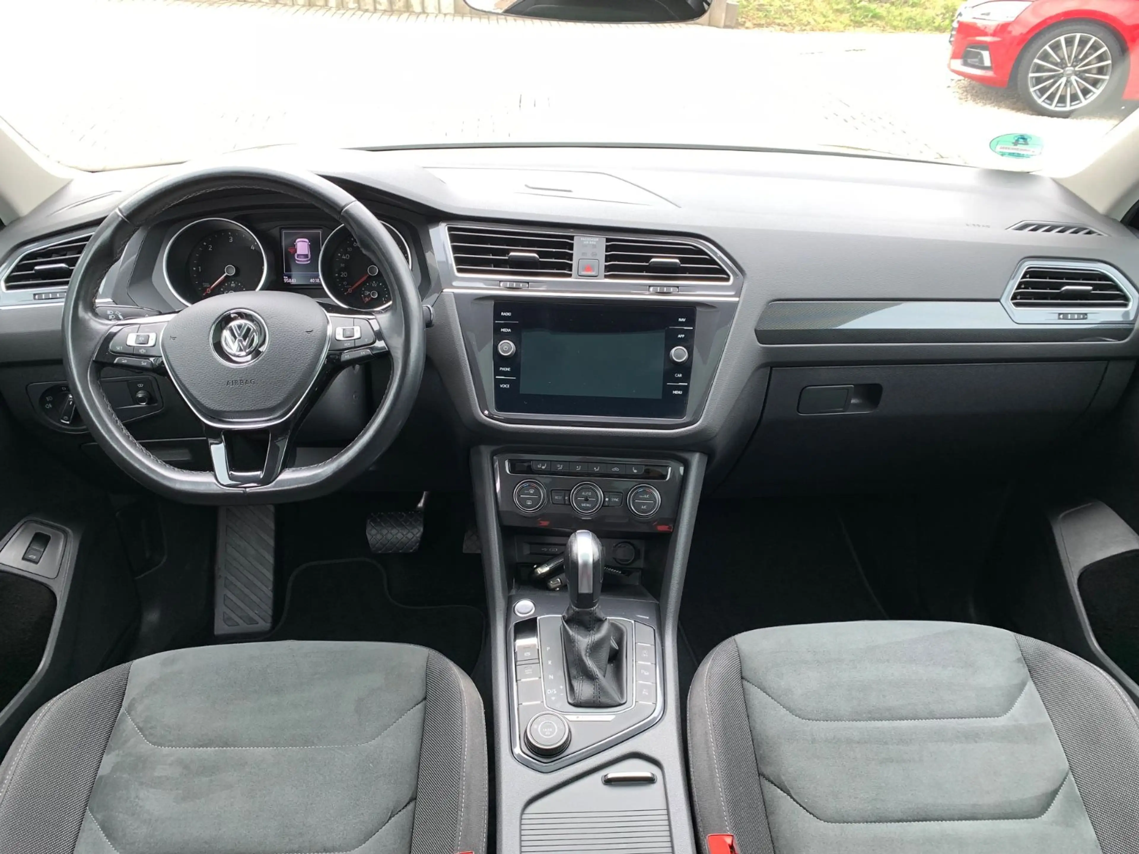 Volkswagen Tiguan Allspace 2,0 TDI DSG Highline 4x4 7 Sitze — photo 14