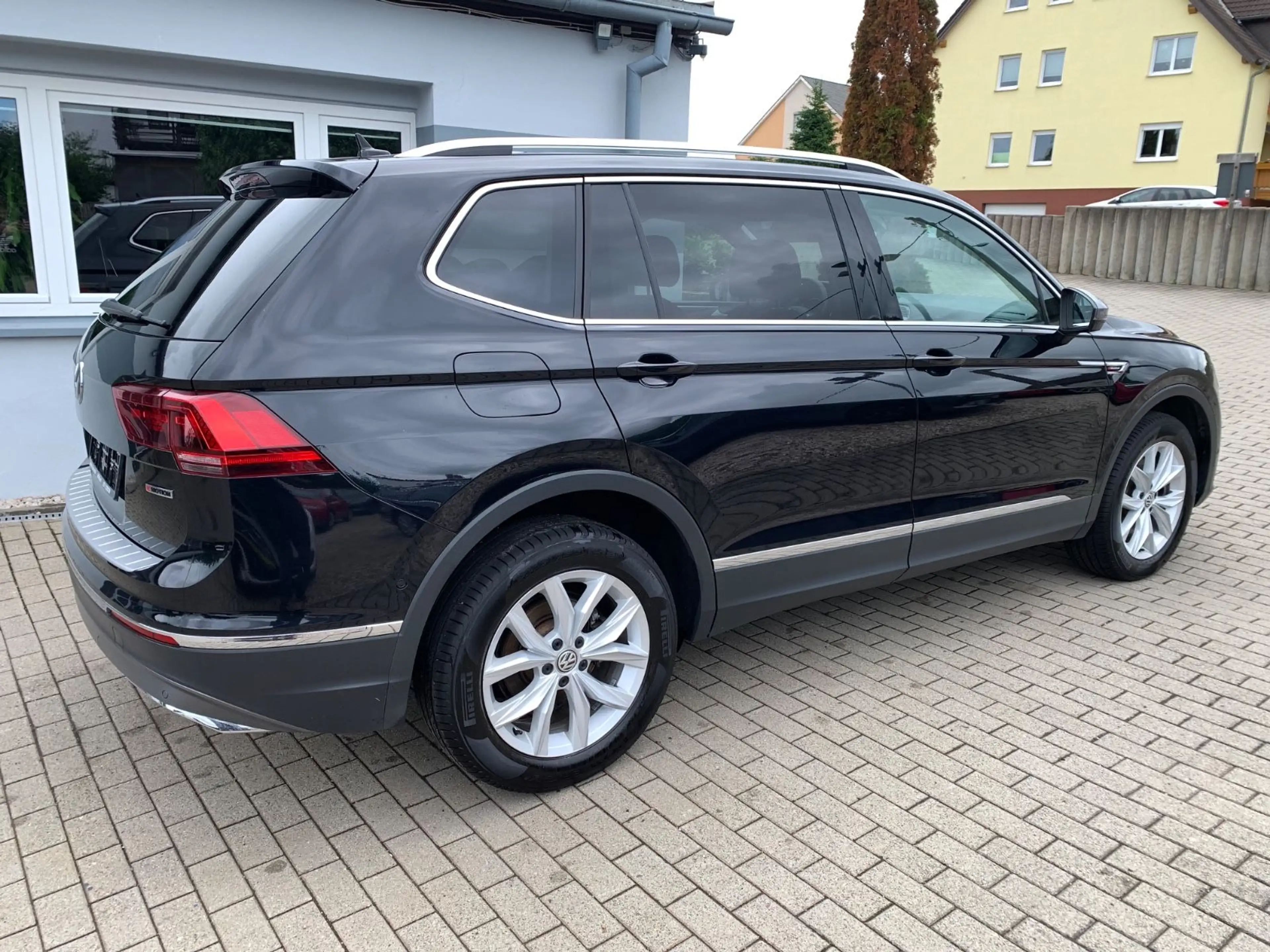 Volkswagen Tiguan Allspace 2,0 TDI DSG Highline 4x4 7 Sitze — photo 6
