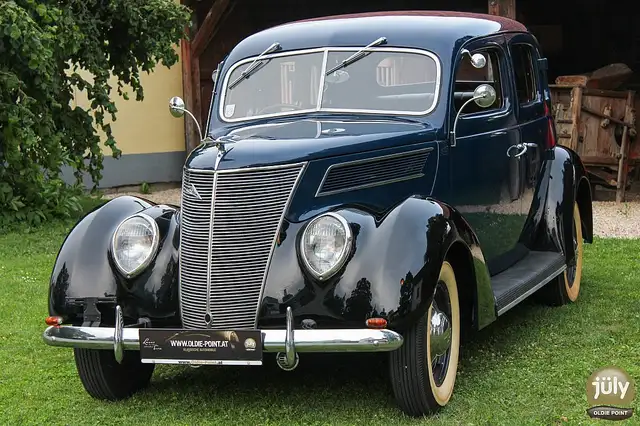 Ford Ford V8 Fordor Sedan –  mit Flathead-V8
