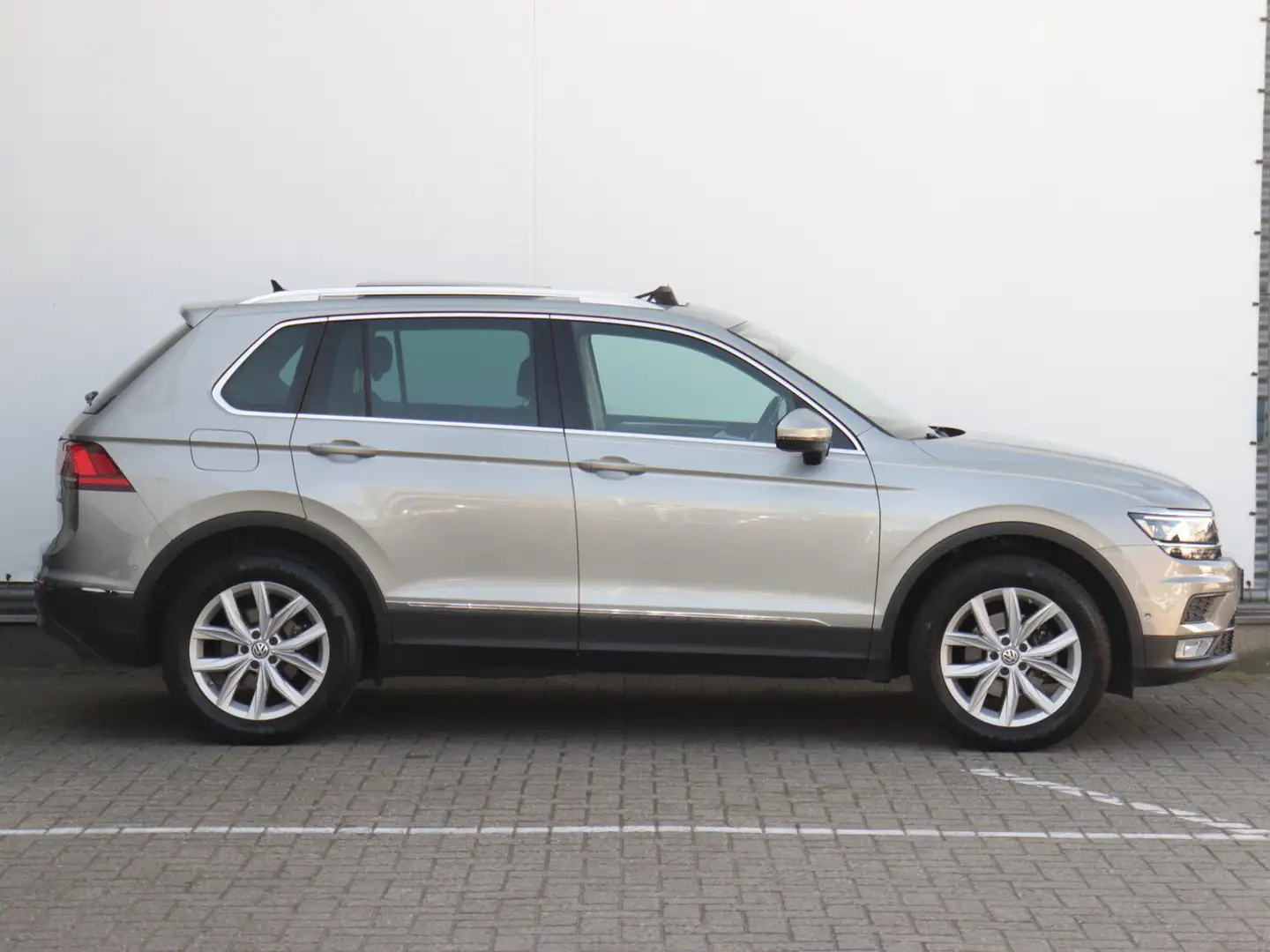 Volkswagen Tiguan 1.4 TSI ACT Highline 4Motion | Panoramadak | Trekh Grijs - 2