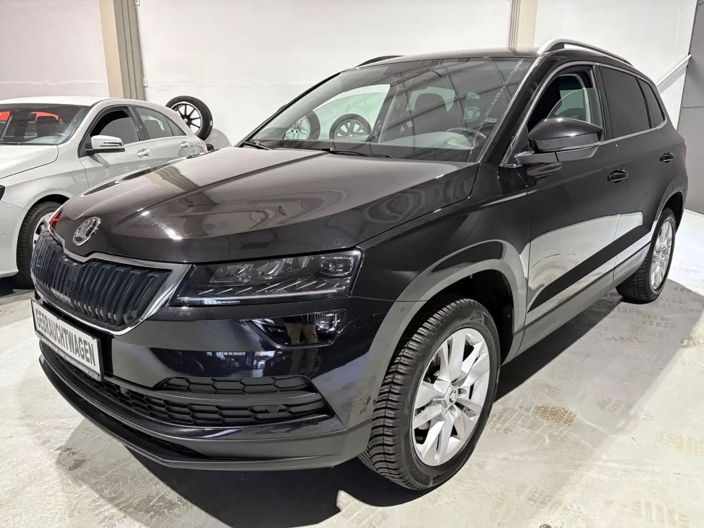 Skoda Karoq 1.5 TSI Clever*LED*Navi* Schwarz - 1
